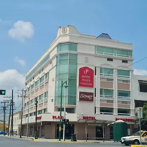 Plaza Calzada モンテレー