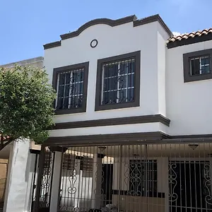 Spacious 4-bedroom House In Beautiful Ciudad General Escobedo With Wifi, Ac Holiday home *